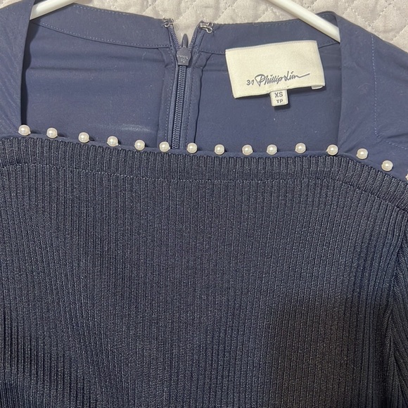 Navy long sleeve blouse with faux pearls - Picture 4 of 4